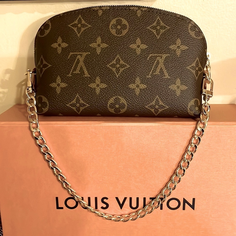 ‼️SOLD‼️Louis Vuitton 2022 cosmetic pouch/crossbody - Picture 1 of 14